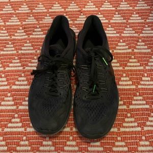 Women’s size 11 black nikes